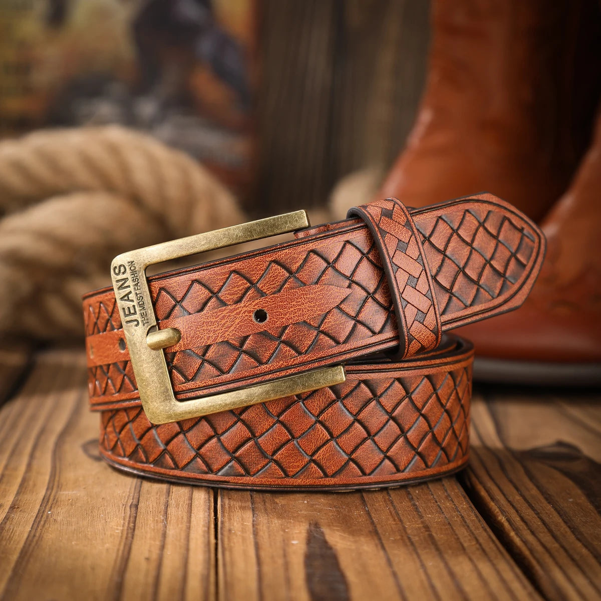 A classic retro PU material embossed belt metal plate buckle head men and women the same daily casual delivery punch nails