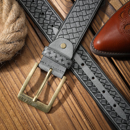 A classic retro PU material embossed belt metal plate buckle head men and women the same daily casual delivery punch nails