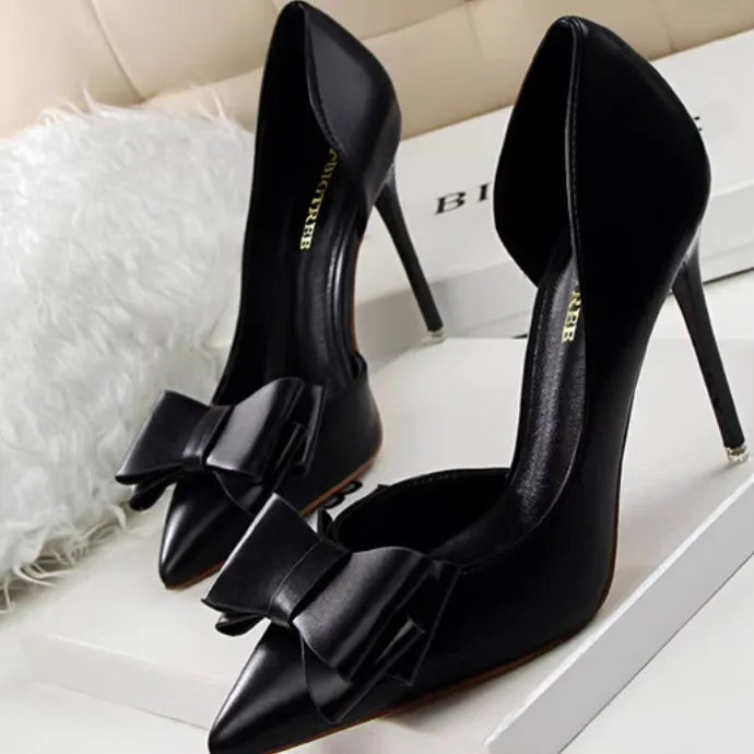 2025 New Luxury Women's High Heels with Side Empty Thin Heels and Pointed Toes High Quality Temperament Lacquer High Heels