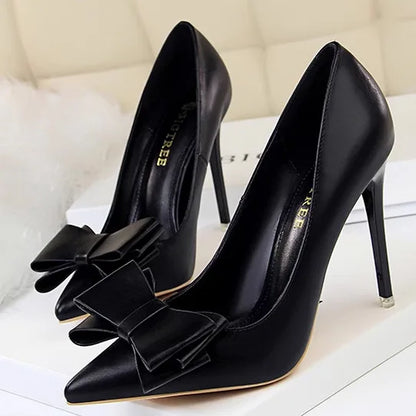 2025 New Luxury Women's High Heels with Side Empty Thin Heels and Pointed Toes High Quality Temperament Lacquer High Heels