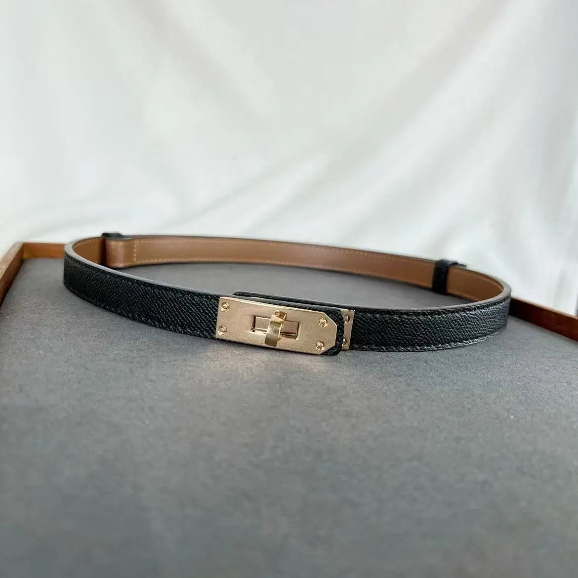 Luxury Brand Leather Belt for Women Designer Alloy Buckle Waist Strap Female Jeans Trouser Dress Waistband